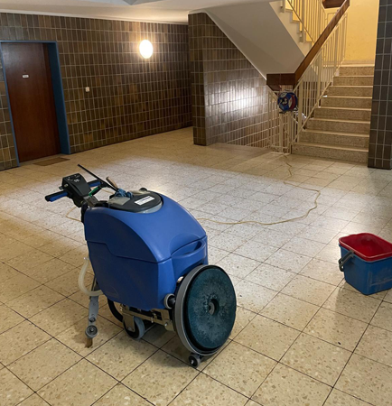 Reinigung Steinteppich – MEMO BAU